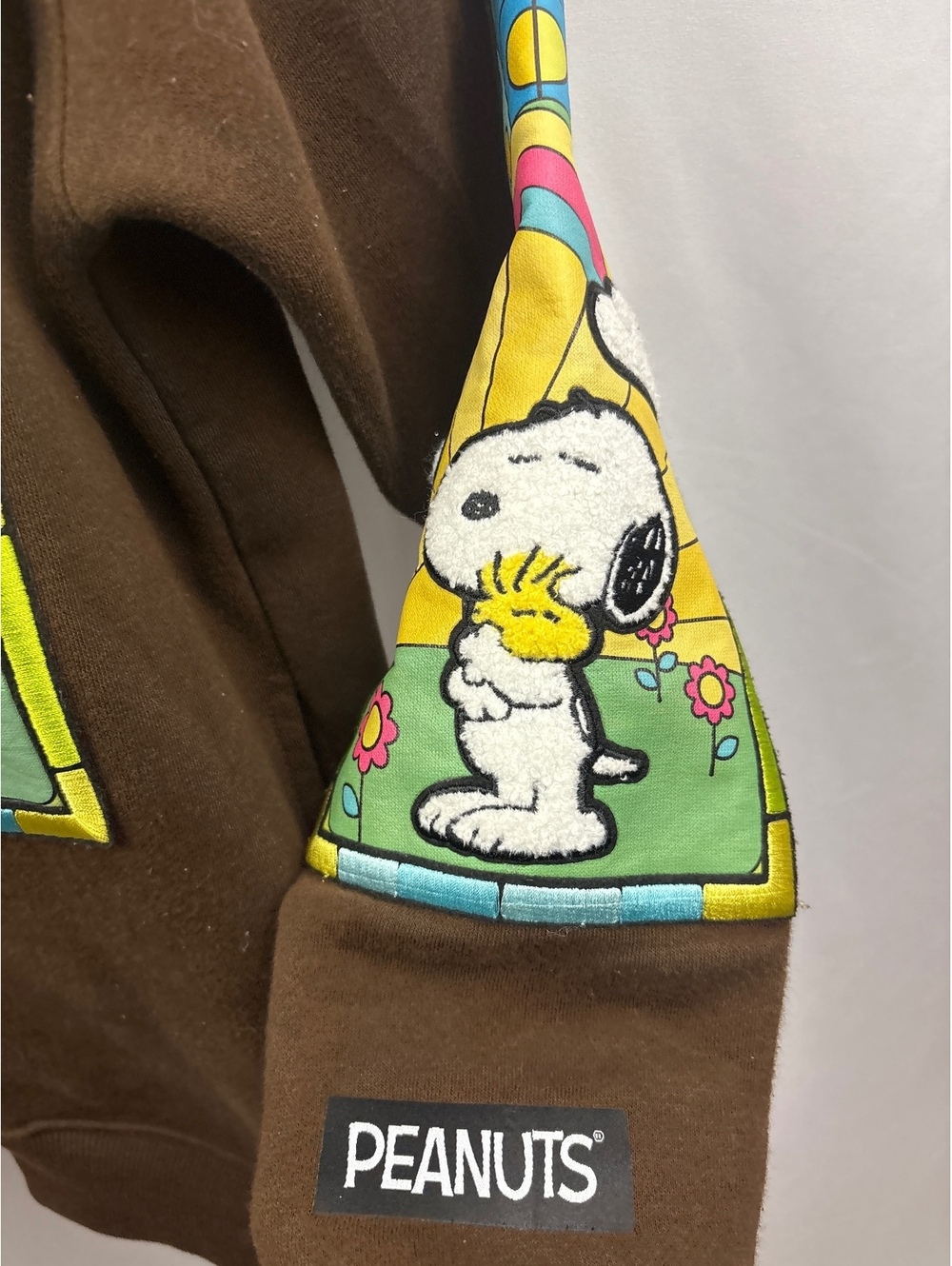 Peanuts Snoopy Brown Hoodie Friend Stitch Colorful Stained Glass Window , Size S - Picture 5 of 7